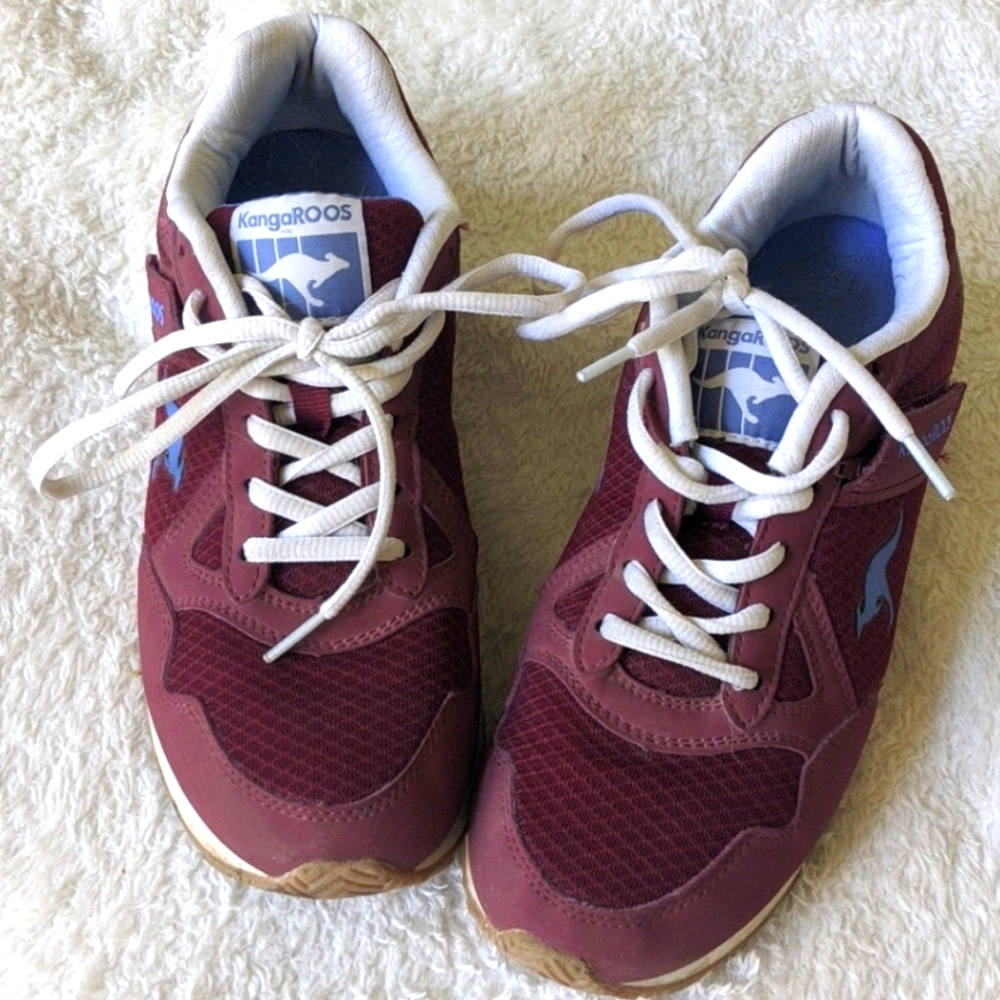 Kangaroos shoes with mini zip pocket